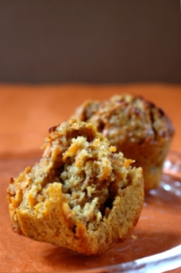 carrot and peanuts muffins
